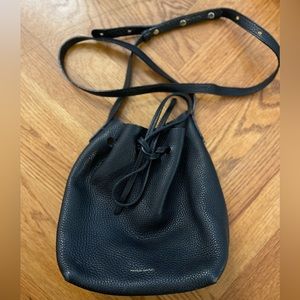 Pebbled leather mansur Gavriel bucket bag